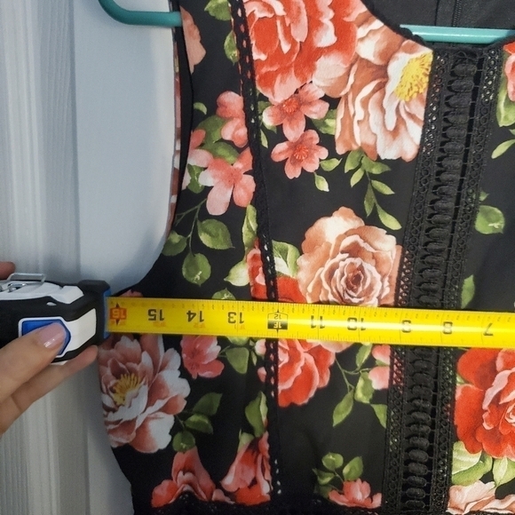 Disney Princess Floral Dress - Picture 12 of 13